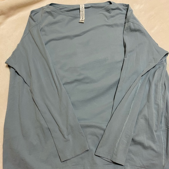 lululemon athletica Tops - Lululemon Flowy Long Sleeve Tee: Size 6